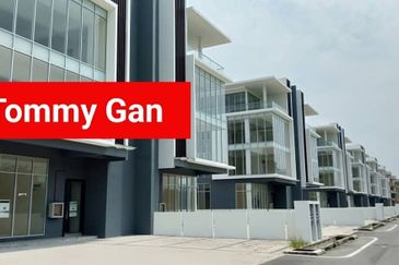 Batu Kawan @ Tambun Vorteks Commercial Lot 4-Storey For Sale Easy Accress Offer To View