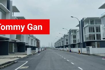 Batu Kawan @ Tambun Vorteks Commercial Lot 4-Storey For Sale Easy Accress Offer To View