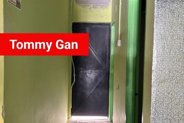 Pusat Perniagaan Jalan Raja Uda