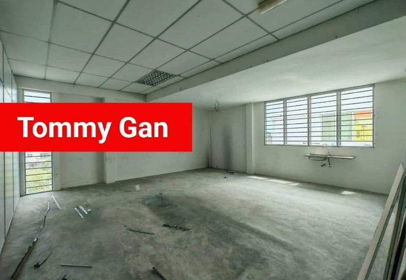 Kawasan Perniagaan Simpang Ampat