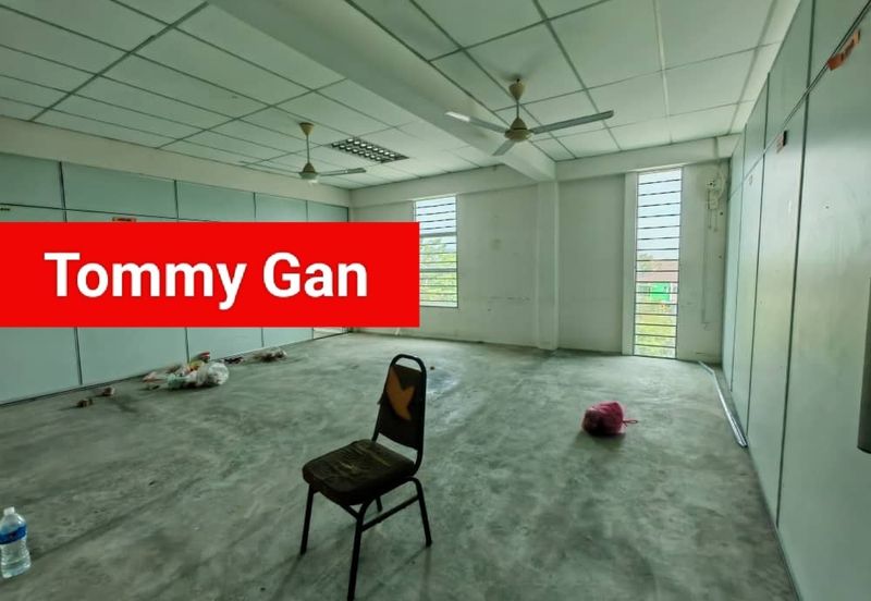 Kawasan Perniagaan Simpang Ampat