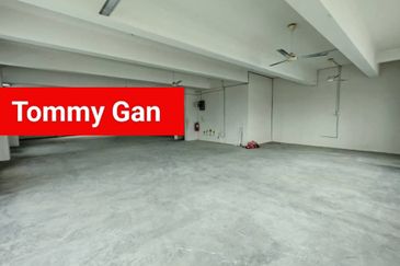 Kawasan Perniagaan Simpang Ampat