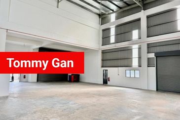Brand New Light 4,935sqft Palmera Industry Corner unit For Rent | 全新轻工业 4,935 平方英尺 Palmera 厂房角落单位 [出租] 