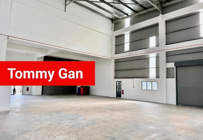 Brand New Light 4,935sqft Palmera Industry Corner unit For Rent | 全新轻工业 4,935 平方英尺 Palmera 厂房角落单位 [出租] 