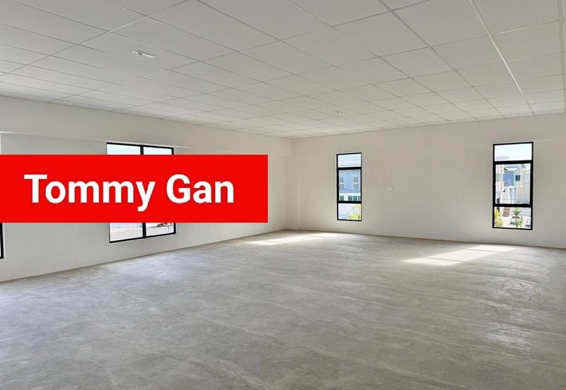 Brand New Light 4,935sqft Palmera Industry Corner unit For Rent | 全新轻工业 4,935 平方英尺 Palmera 厂房角落单位 [出租] 