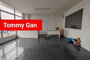 Pusat Perniagaan Alma