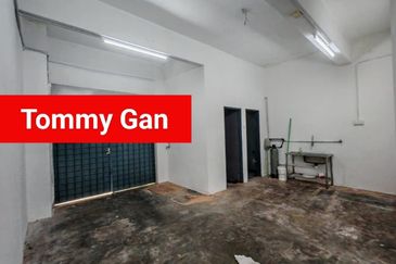 Pusat Perniagaan Alma