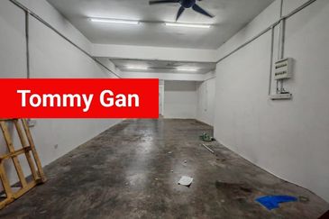 Pusat Perniagaan Alma