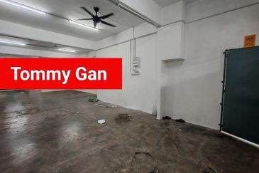 Pusat Perniagaan Alma