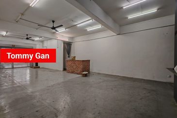 Pusat Perniagaan Alma