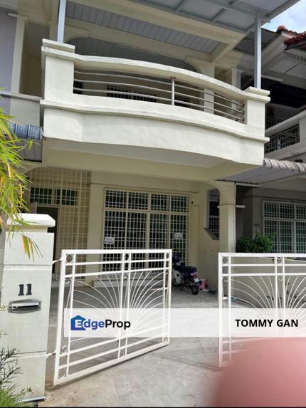 Double Storey Terrace House Taman Naluri 4 Room 3 Bathroom 2 Car Parking Built Up 800 SqFt Land Area 1195 SqFt, Penang, Permatang Pauh