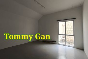 Batu Kawan @ Bandar Cassia Tengah 2.5-storey 1151sqft 4 Room For Rent