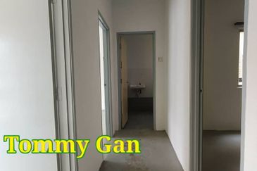 Batu Kawan @ Bandar Cassia Tengah 2.5-storey 1151sqft 4 Room For Rent