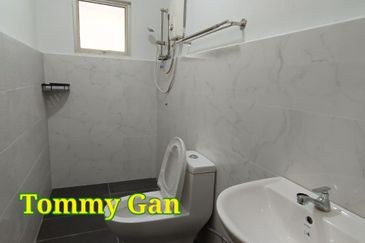 Taman Cassia Tengah @ Batu Kawan 2-Sty Terraced Renovated 1233sqft 2R2B For Sale