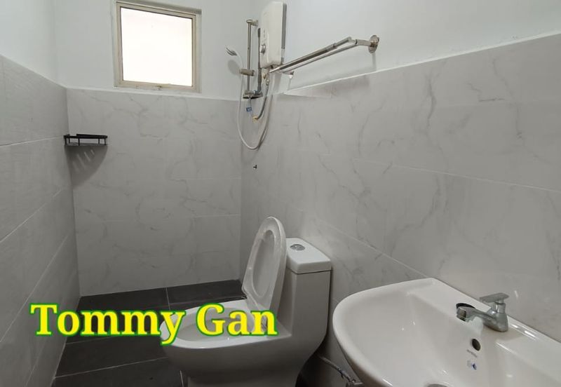 Taman Cassia Tengah @ Batu Kawan 2-Sty Terraced Renovated 1233sqft 2R2B For Sale