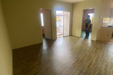 RUMAH PANGSA DAHLIA COURT