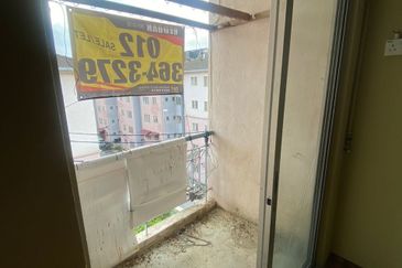 RUMAH PANGSA DAHLIA COURT