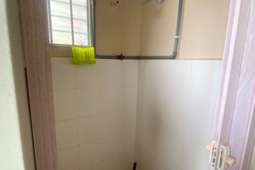 RUMAH PANGSA DAHLIA COURT