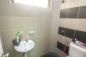 TAMAN BAYU INDERA, LUKUT