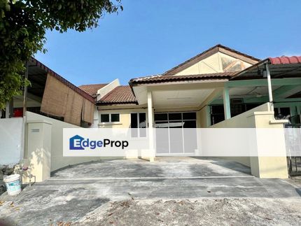 SINGLE STOREY TAMAN DESA BERINGIN SIKAMAT ( REFURBISHED UNIT ) WANT TO SELL, Negeri Sembilan, Seremban