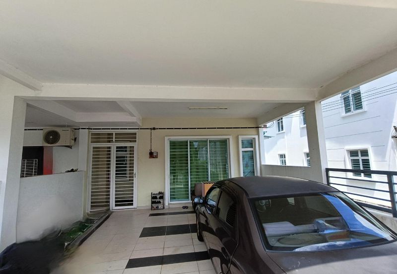 IMPIANA VILLA @TAMAN TUANKU JAAFAR