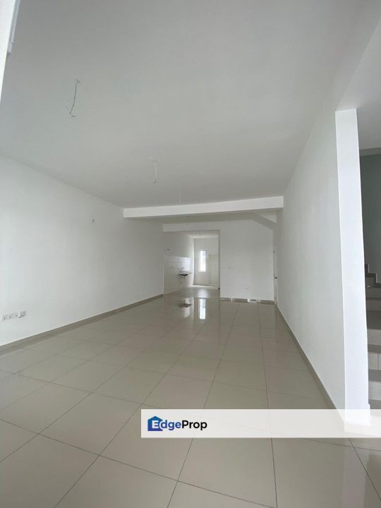 DOUBLE STOREY TAMAN TIARA SENDAYAN  SEREMBAN   FOR SALE, Negeri Sembilan, Seremban