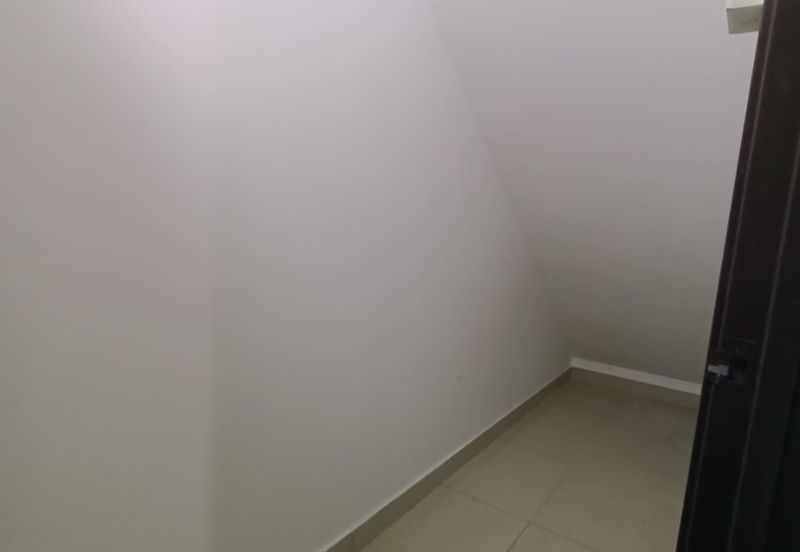 BANDAR AINSDALE FASA 2(SEGAR)