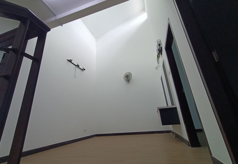 BANDAR AINSDALE FASA 2(SEGAR)