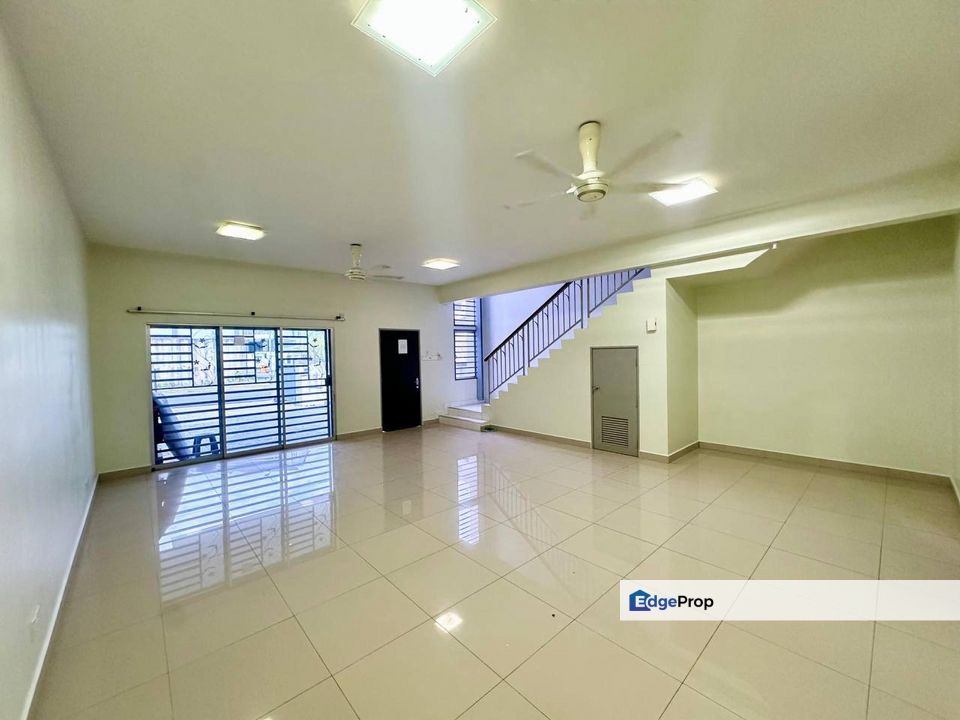 DOUBLE STOREY SAUJANA SUTERA 8,SEREMBAN 2   FOR SALE, Negeri Sembilan, Seremban