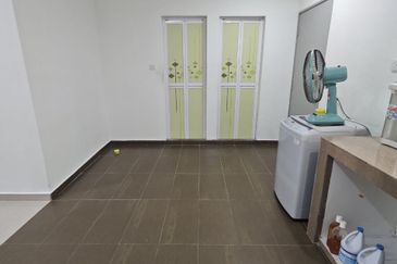 TAMAN PELANGI (SIKAMAT)