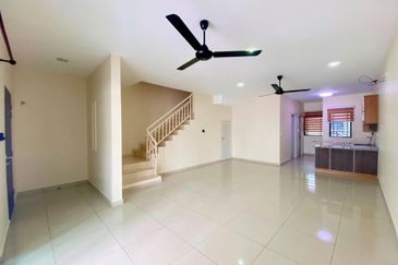 Laman Delfina @ Nilai Impian