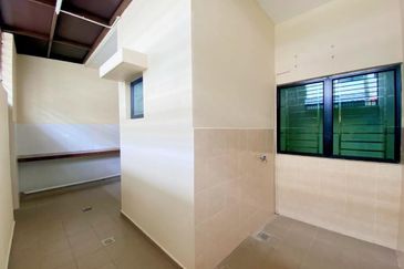 Laman Delfina @ Nilai Impian