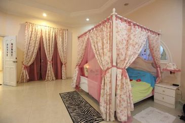 BUNGALOW IMPIAN GOLF AND COUNTRY CLUB KAJANG FREEHOLD 2.5 STOREY