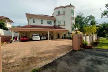 BUNGALOW IMPIAN GOLF AND COUNTRY CLUB KAJANG FREEHOLD 2.5 STOREY