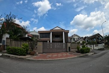 Jalan Suasana, Bandar Tun Hussein Onn