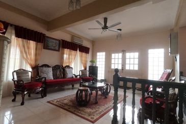 Jalan Suasana, Bandar Tun Hussein Onn