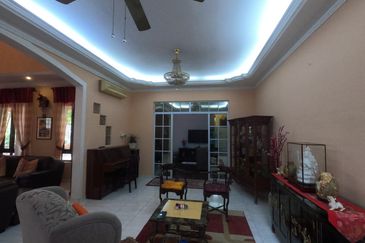 Jalan Suasana, Bandar Tun Hussein Onn