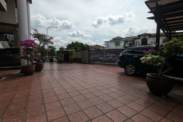 Jalan Suasana, Bandar Tun Hussein Onn