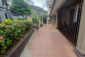 Jalan Suasana, Bandar Tun Hussein Onn