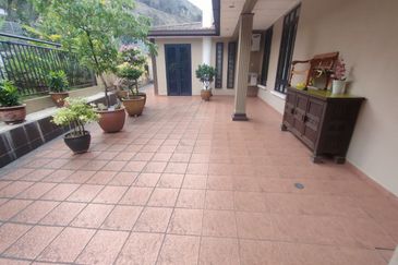 Jalan Suasana, Bandar Tun Hussein Onn