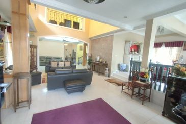 Jalan Suasana, Bandar Tun Hussein Onn