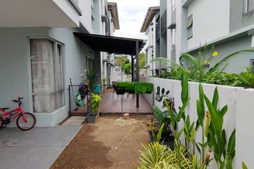 Parkfield Residences, Tropicana Heights