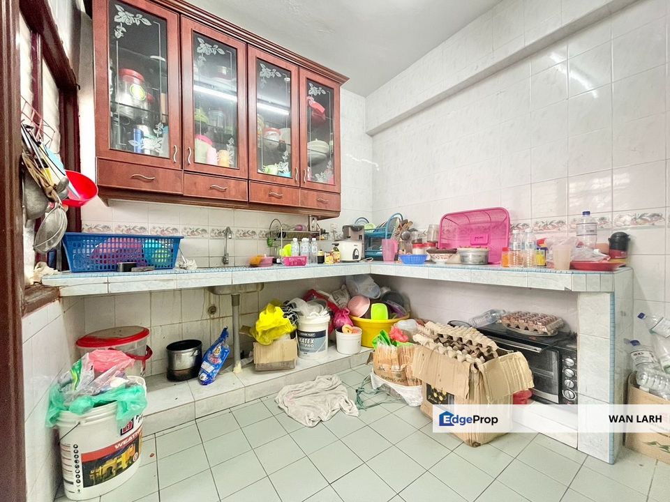 FREEHOLD RENOVATED TAMAN TAMING IMPIAN KAJANG, Selangor, Kajang