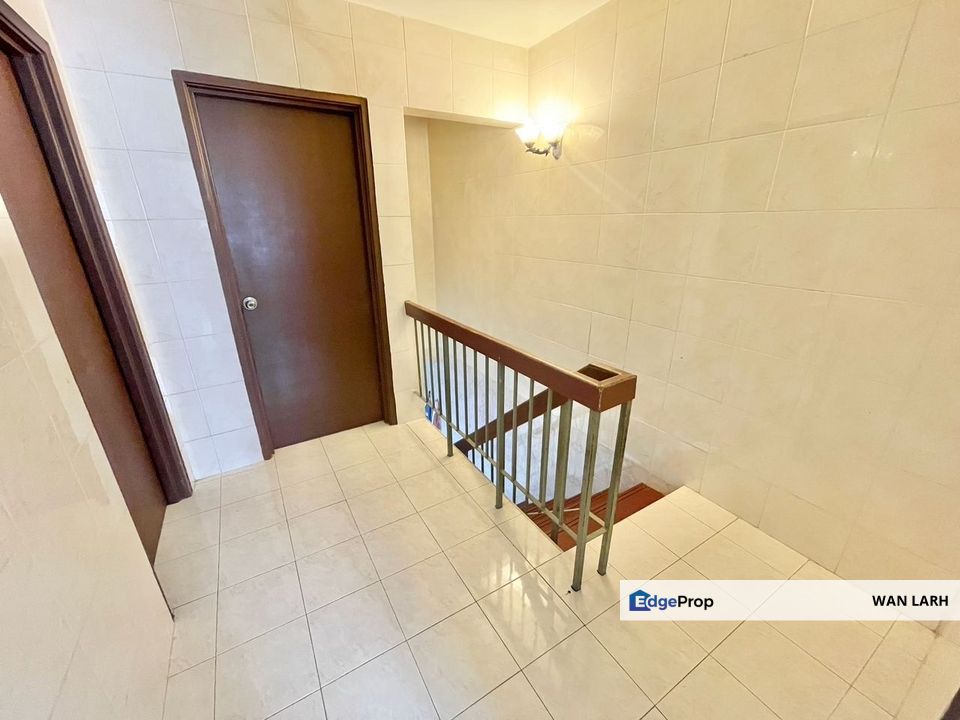 FREEHOLD RENOVATED TAMAN TAMING IMPIAN KAJANG, Selangor, Kajang