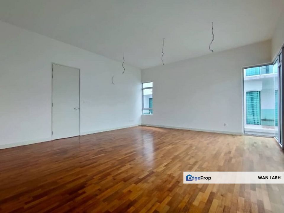 FREEHOLD 3 STOREY SEMI D 1080 RESIDENCE PUNCAK SAUJANA KAJANG, Selangor, Kajang