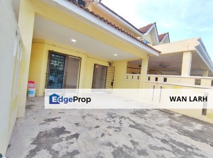 DOUBLE STOREY INTERMEDIATE TERRACE HOUSE EXTENDED KITCHEN IMPIAN SETIA SAUJANA IMPIAN KAJANG, Selangor, Kajang