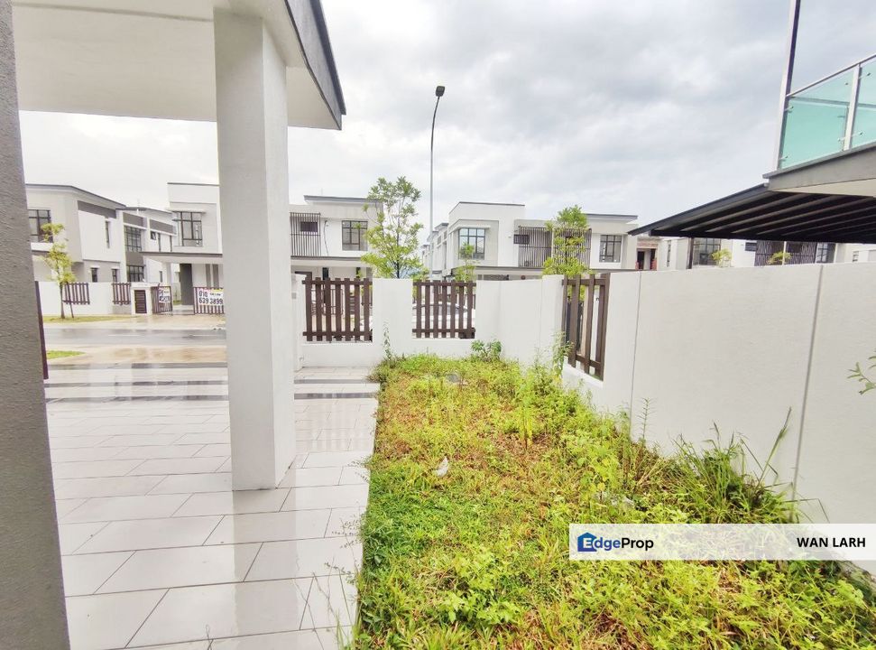 OWNER DROPE PRICE!! FREEHOLD DOUBLE STOREY LINK SEMI D CLUSTER WITH 5FT LAND FROSSA ECOHILL 2 SEMENYIH, Selangor, Beranang