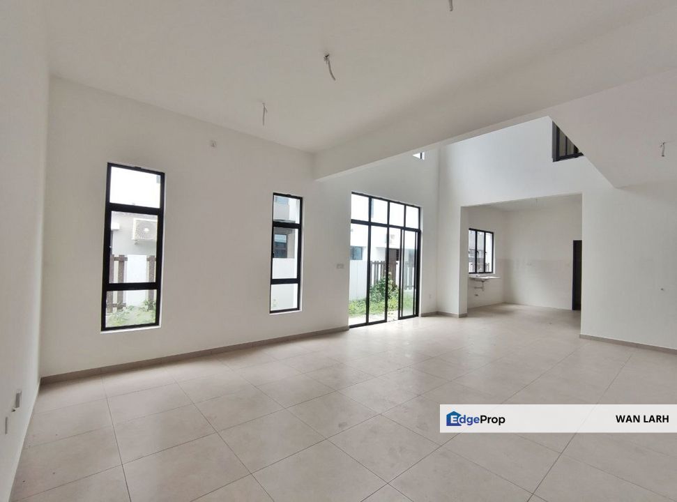 OWNER DROPE PRICE!! FREEHOLD DOUBLE STOREY LINK SEMI D CLUSTER WITH 5FT LAND FROSSA ECOHILL 2 SEMENYIH, Selangor, Beranang