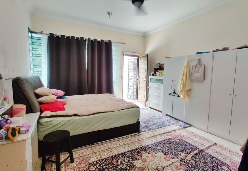 Taman Desa Saujana Langat