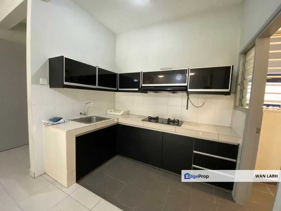 GROUND FLOOR AND FACING POOL IVORY RESIDENCE CONDOMINIUM MUTIARA HEIGHT KAJANG, Selangor, Kajang